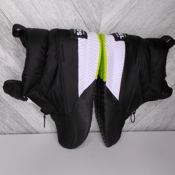 SOREL' Womens Out N About lll Puffy Zip Waterproof Insulated Boots Sz: US 6 Blk - Picture 7 of 12